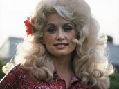 Country legenda Dolly Parton znovu oívá.