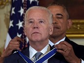 Dojatý Joe Biden se neubránil slzám dojetí.