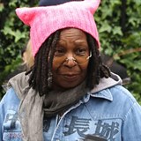 Sestra v akci Whoopi Goldberg.