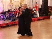 Tradiní první tanec Miloe Zemana a jeho paní.