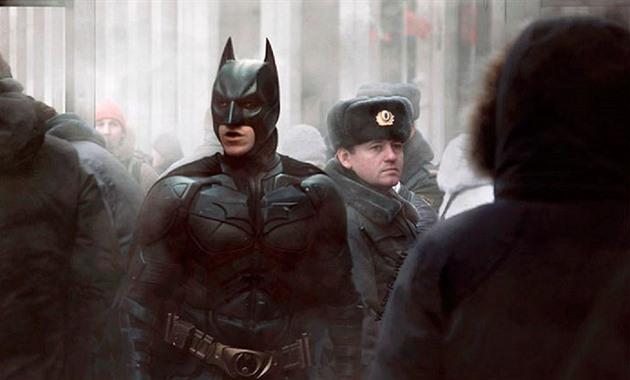 V Gothamu si poradil, ale na boj se zloinem v Moskv je i Batman krtk.