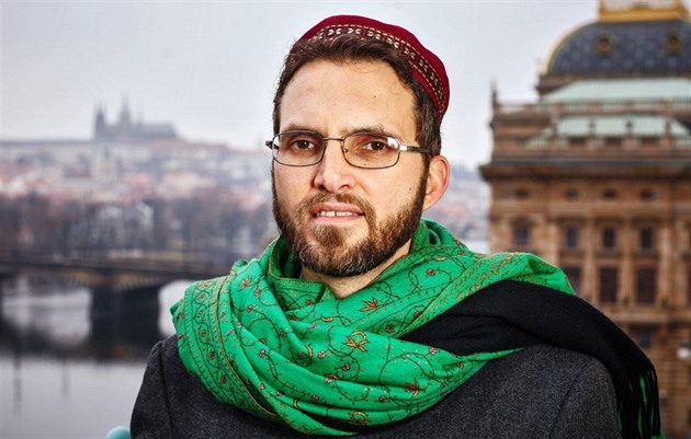 Na pozvání HateFree Culture do Česka dorazil Francouz alžírského původu Ludovic-Mohamed Zahed. Toho HateFree prezentují jako představeného imáma první homosexuální mešity. Pravda je ale poněkud méně optimistická.
