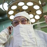 Nejstarší chirurg na světě - lékařce je 89 let