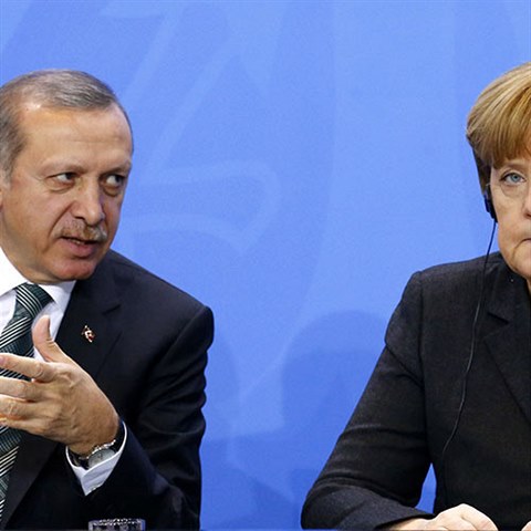 Rovn uvedla, e na chystan referendum o zmn stavy v Turecku by podle n...