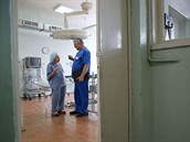 Nejstarí chirurg na svt - lékace je 89 let