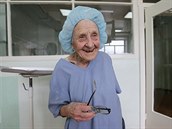 Nejstarí chirurg na svt - lékace je 89 let