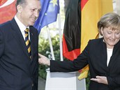 Nmecká kancléka Angela Merkelová pi dnení schzce s tureckým prezidentem...