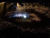 Na pátení koncert dorazilo pes 16 tisíc lidí.