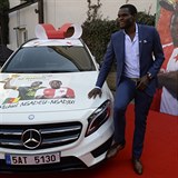 Kamerunec Michael Ngadeu se stal mistrem Afriky. Slavi byl odmnn novm autem.