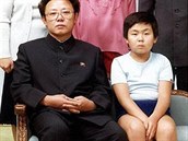 Kim ong Nam se svým otcem Kim ong Ilem. Ten nakonec upednostnil svého...