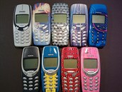 Díky výmnným krytm byla Nokia 3310 telefonem mnoha tváí.