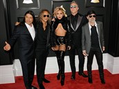 Gaga vystoupila na Grammy s kapelou Metallica.