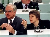 Bývalý kanclé Helmut Kohl a jeho aka - souasná kancléka Angela Merkelová
