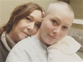 Shannen doprovázela na chemoterapii její maminka.