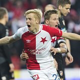 Hrdina Slavie Michal Frydrych slavc vtznou branku v duelu s Plzn.