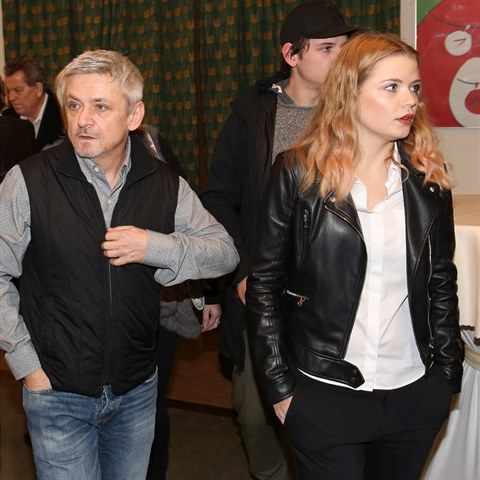 Michal Suchnek s dcerou na premie filmu Masaryk.