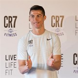 Cristiano Ronaldo rád posiluje a tak si otevřel svůj vlastní fitness řetězec.