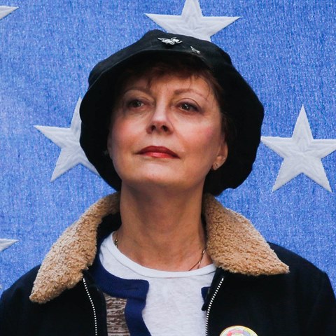 Susan Sarandon veejn piznala, e by klidn randila se enou.