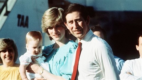Princ Charles byl skoro stejn vysoký jako jeho ena Diana