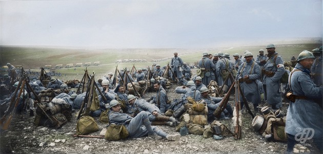 Odpoinek jednotek vracejcch se z Fort de Vaux v dubnu 1916.