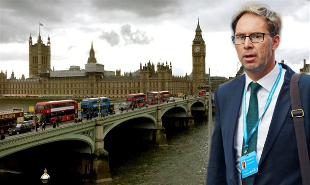 Tobias Ellwood je jedním z hrdin teroristického útoku v Londýn