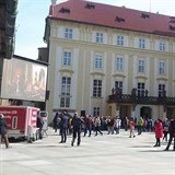 Tet ndvo Praskho hradu bylo celkem run, turist sledovali poheb na...