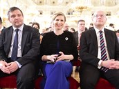Politická klika na slavnosti: Karel Bezina, ministryn Kateina Valachová a...