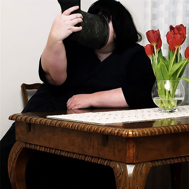 Finsk fotografka Iiu Susiraja okuje selfky.