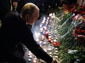 Ruský prezident pijel na místo tragédie poloit svíku