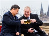 Milo Zeman hostil ínského prezidenta plzeským pivem.