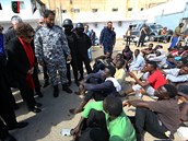 Migranti ze subsaharské Afriky zadrení v Tripolisu