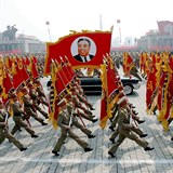 Monstrózní vojenská přehlídka probíhá dnes v Pchjongjangu.