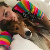 Psi Miley Cyrus klidně můžou i do postele.