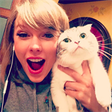 Meredith se s Taylor nerada fotí.
