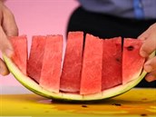 Víte, jak nakrájet meloun?