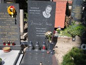 Hrob Radoslava Brzobohatého je istý a udrovaný.