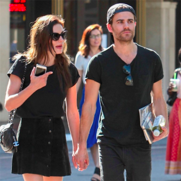 Paul Wesley a Phoebe Tonkin spolen v Los Angeles.