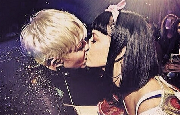 Katy Perry a Miley Cyrus k sob mají opravdu blízko...