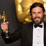 Casey Affleck zskal Oscara za herce v hlavn roli ve filmu Msto u moe.