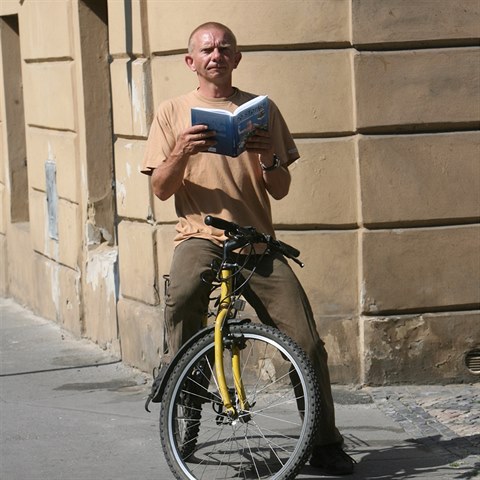 Miroslav Vladyka nevdl, jestli chce vc dost knku nebo dojet na msto...