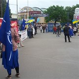 Pohled na uličku hanby, kterou procházeli návštěvníci koncertu Alexandrovců.