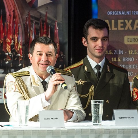Vadim Ananv a ostatn slist na tiskov konferenci k turn po esk republice.