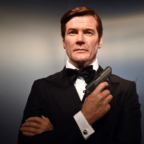 Roger Moore se dokal i sv voskov figurny.