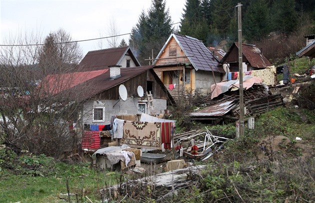 Typický pohled na slovenskou romskou osadu. Tato je v lokalit ierny Balog.