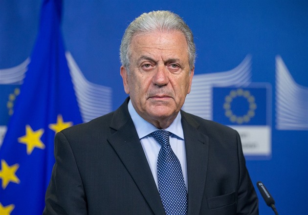ecký komisa EU pro migraci, obanství a vnitní záleitosti Dimitris...