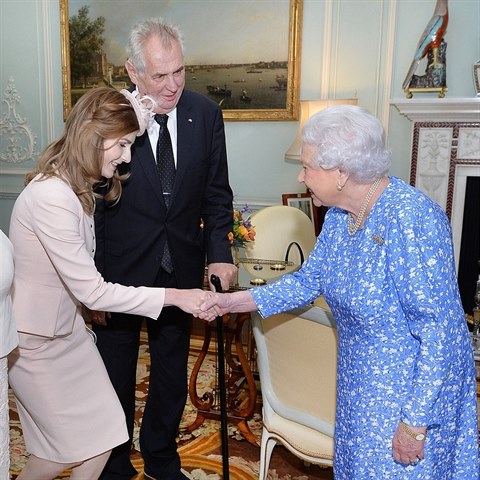 Kateřina Zemanová navštívila anglickou královnu.