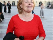 Na galavaer pila i bývalá diplomatka a hereka Magda Vaáryová, která pomáhá...