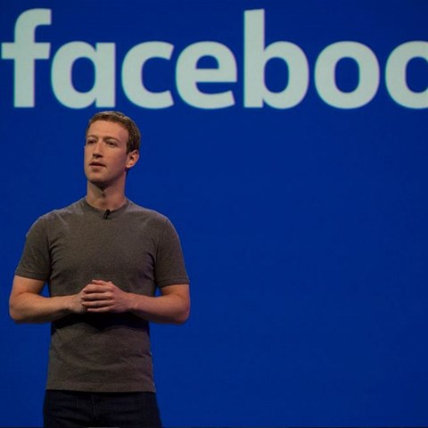 Mark  Zuckerberg a jeho sociln s Facebook!