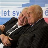 Bývalý a současný prezident při oslavách 25 let svobodné demokracie v ČR