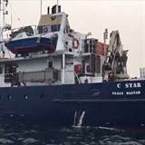 Plavidlo C-Star hodlá bránít migraci a neustálým dodávkám uprchlíků do Evropy...